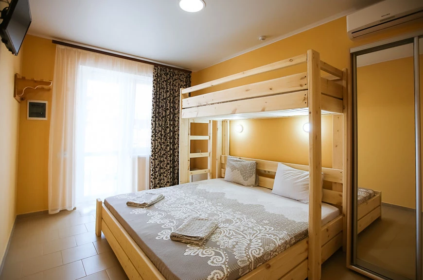 2-местный номер со вторым ярусом. Гостевой дом "Coral". Саки