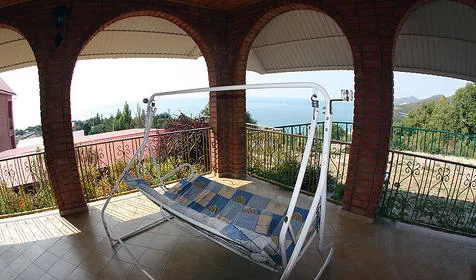 . Гостевой дом "Алиса" . Криница