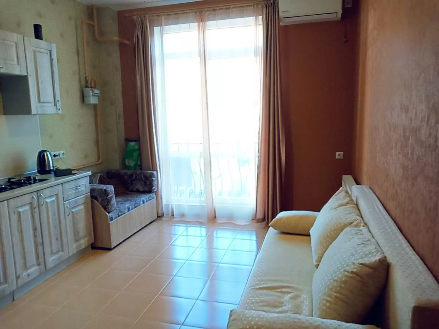 . Квартира в многоквартирном доме у моря и леса . Геленджик