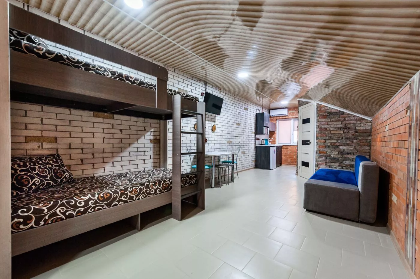 . Гостевой дом "Room Loft". Ейск