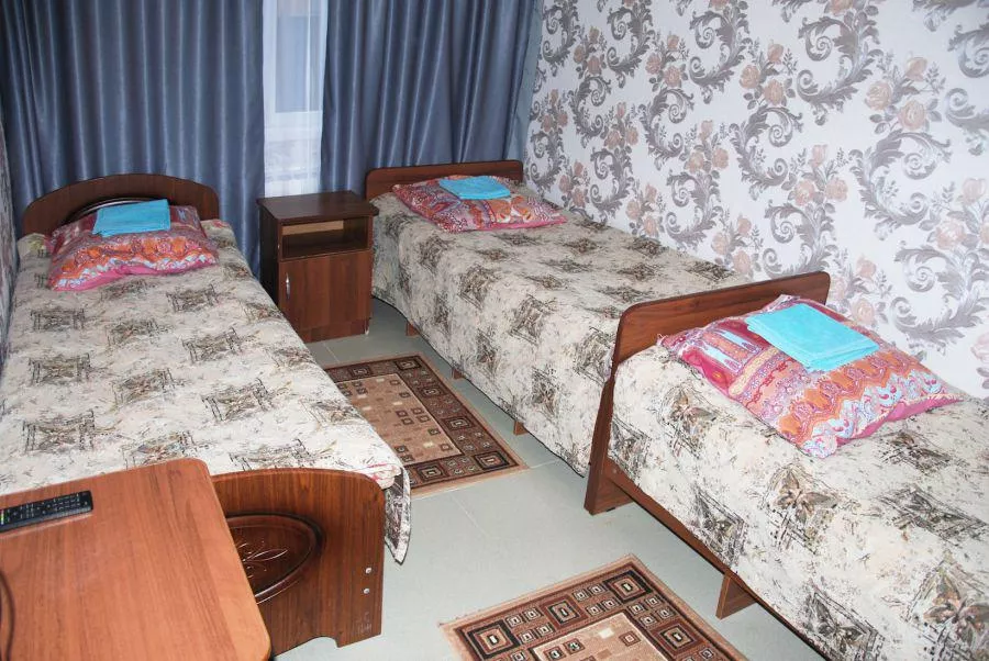 2-х, 3-х, 4-х, местные без балкона. Гостевой дом «УЮТ» - Солоники. Солоники