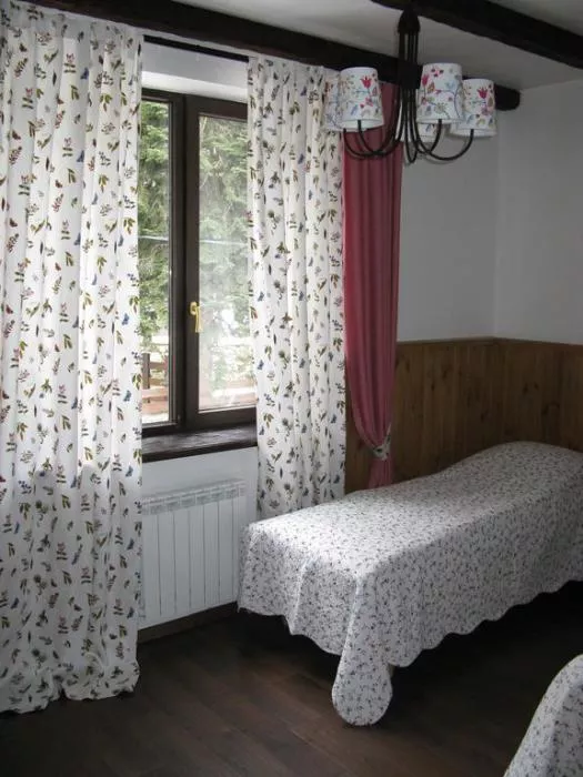 Апартаменты с тремя спальнями. Гостевой дом "Дон Шале". Красная Поляна