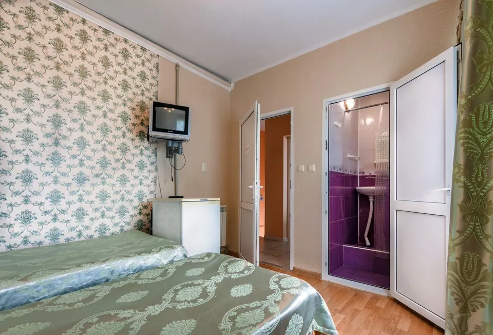 2-х местный номер «стандарт» с односпальными кроватями. Гостевой дом "Виолетта". Сочи