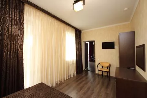 2-х комнатный «Люкс» до 5-ти человек с террасой. Гостевой дом Rovados. Витязево