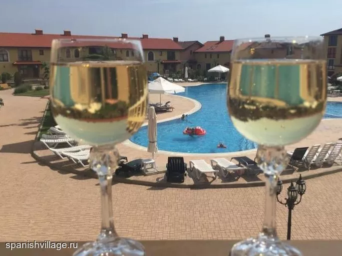 . Гостевой комплекс Комплекс апартаментов "Испанская деревня". Алупка