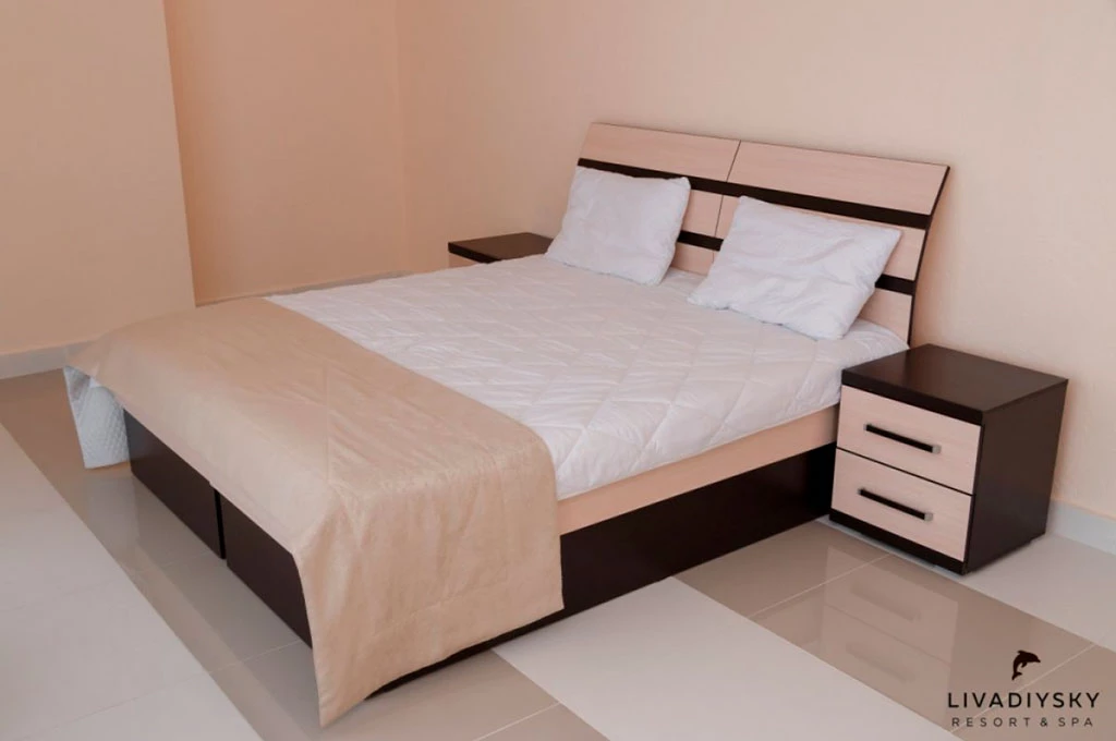 Полулюкс Семейный. Арт-отель «Азор». Ливадия