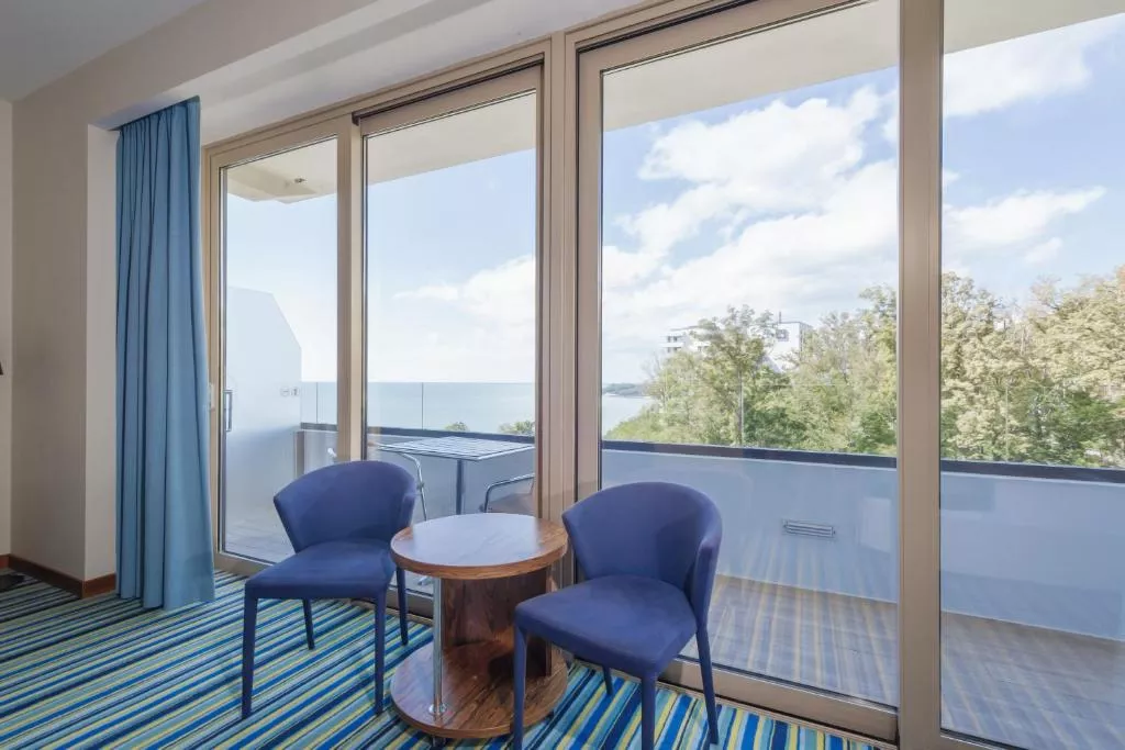 Полулюкс Коннект. Гостевой комплекс «Lavicon Hotel Collection». Небуг