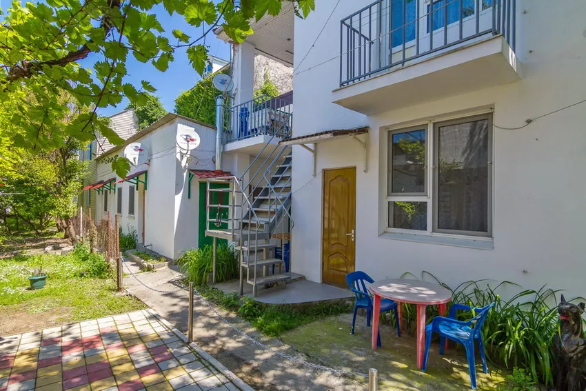 Трехместная комната с удобствами. Частный сектор Жилье у моря. Анапа