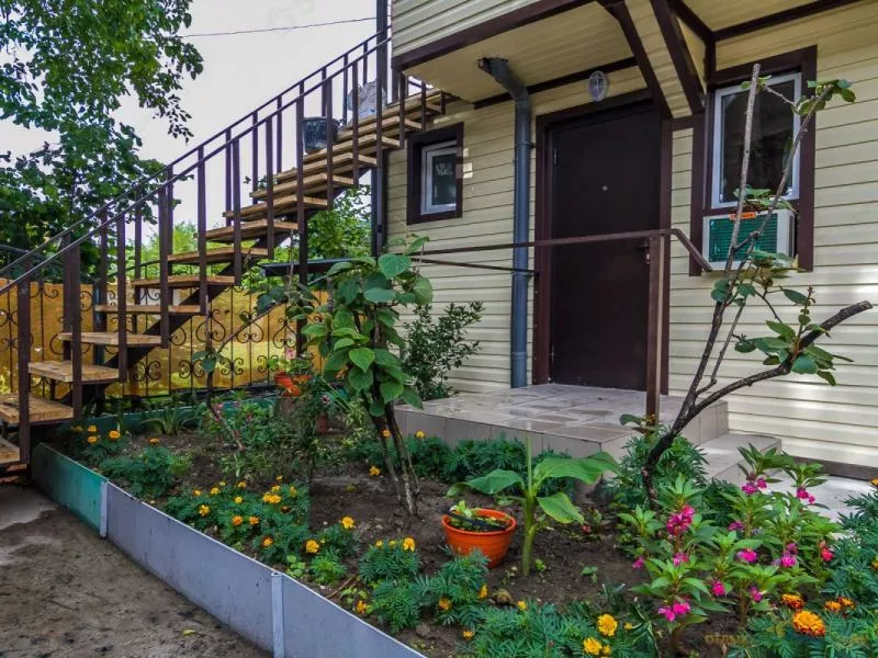 . Частный сектор "Жемчужинка". Небуг