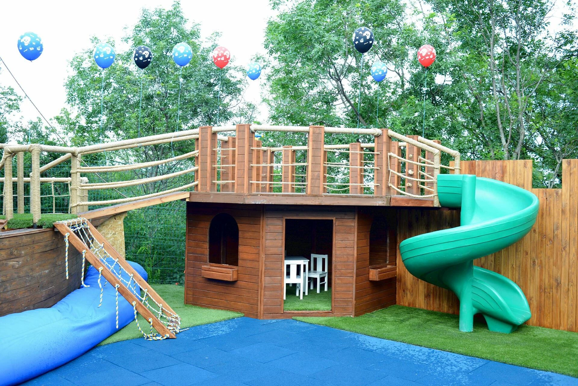 . Курортный клуб «Дачи». Виноградное - Курорты Алушты