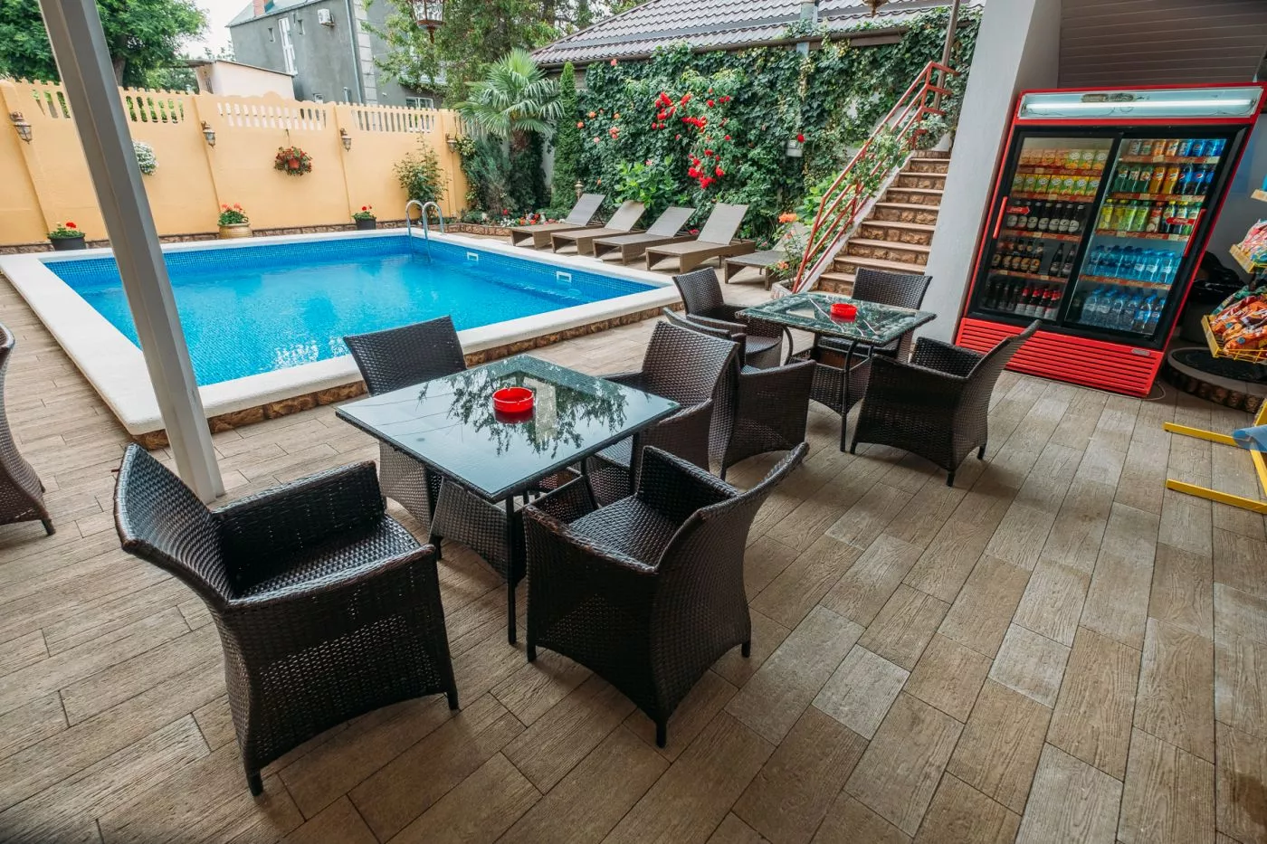 . Отель "Алые Паруса" ★★ . Анапа