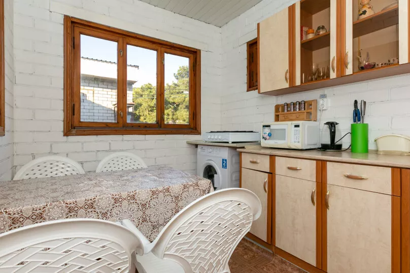 . Гостевой дом "Уютный дворик" на Толстого 42А. Геленджик