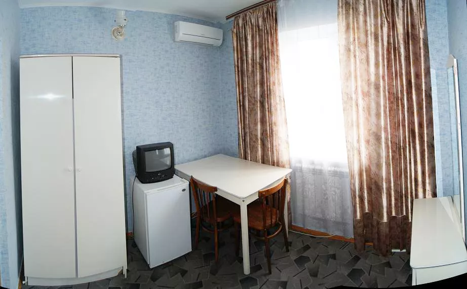 2-х мест., 2-х комнатный с кухней. Гостиница Приазовочка. Ейск