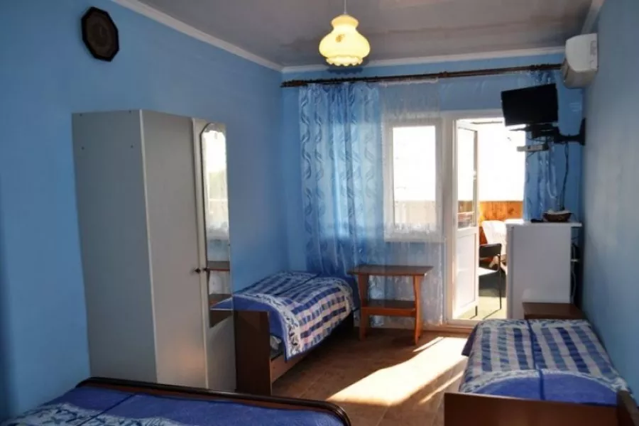 Эконом 3х местный. Гостевой дом "У Роберта". Лоо Эконом 3х местный. Гостевой дом "У Роберта". Лоо