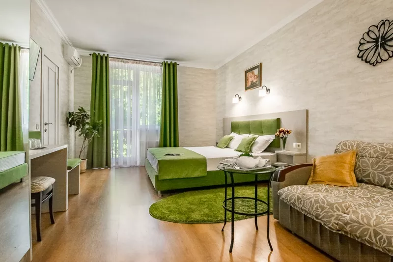 Полулюкс 3-х местный. Отель «Глициния». Феодосия