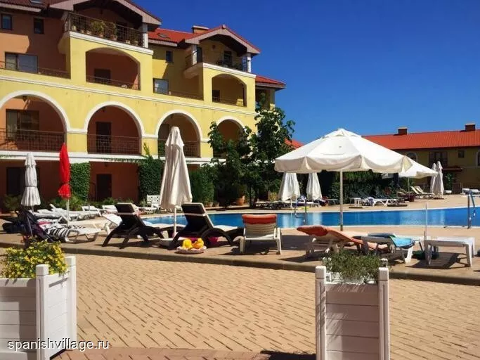 . Гостевой комплекс Комплекс апартаментов "Испанская деревня". Алупка