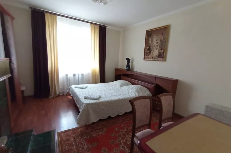 . Гостевой дом "Уютный дворик" на Толстого 42А. Геленджик