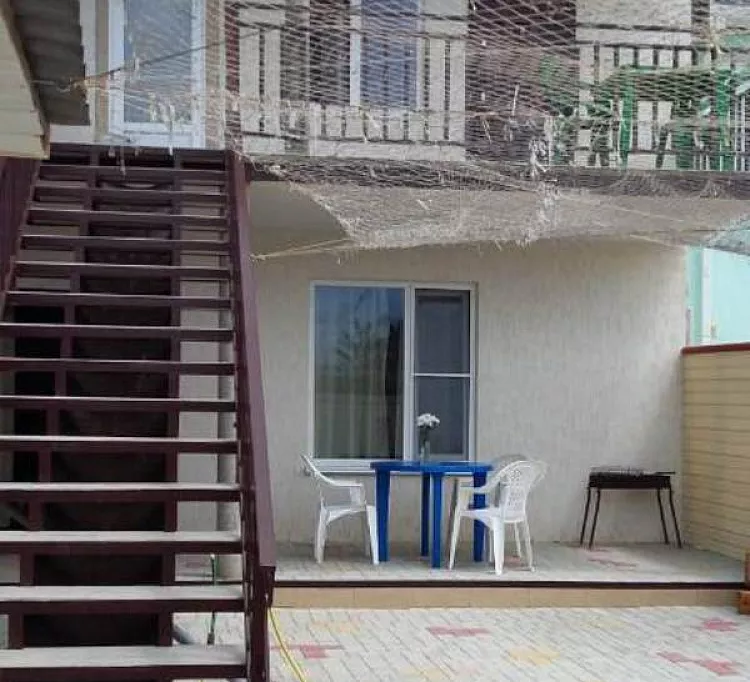 . Частный гостевой дом Высотная 7/б. Голубицкая