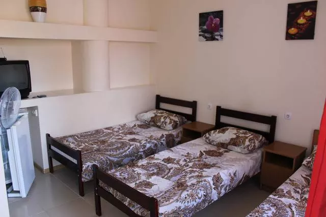 3-Х МЕСТНЫЙ НОМЕР С УДОБСТВАМИ. Гостевой дом "У Александра" . Лазаревское 3-Х МЕСТНЫЙ НОМЕР С УДОБСТВАМИ. Гостевой дом "У Александра" . Лазаревское