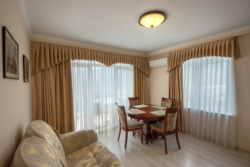 2-х комнатные апартаменты Люкс №13/2. Гостевой дом "Yellow Submarine". Массандра