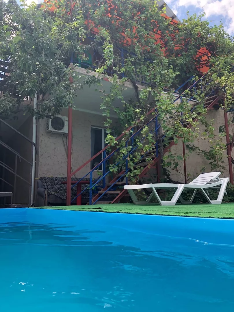 . Гостевой дом на Комарова 17. Витязево