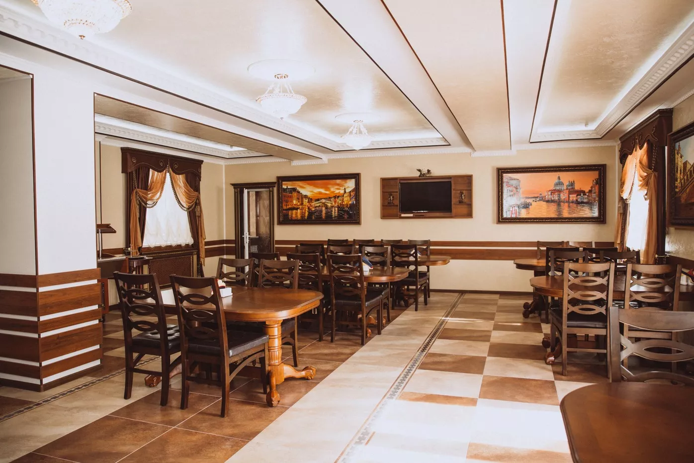 . Гостевой дом «Red House». Заозерное