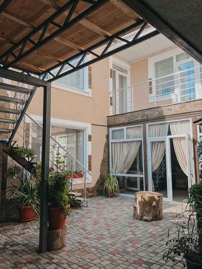 . Мини-пансионат «У моря». Штормовое