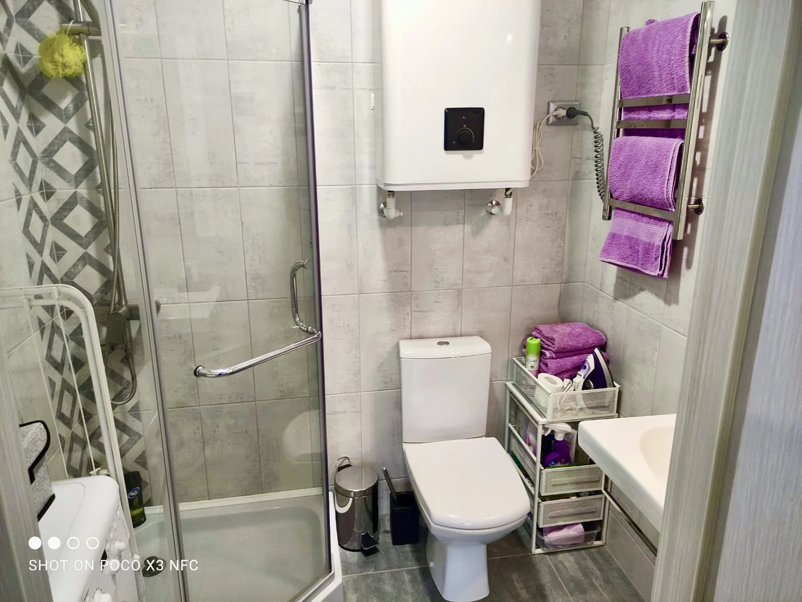 . Квартира в многоквартирном доме на земле в пгт Коктебеле недалеко от моря (700 м), с кондиционером. Коктебель