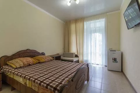 Полулюкс. Частный сектор На Тихорецкой 32. Солоники