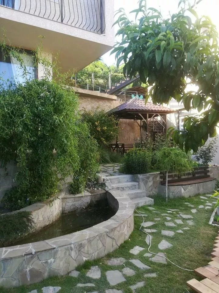 . Гостевой дом Горный воздух. Ялта