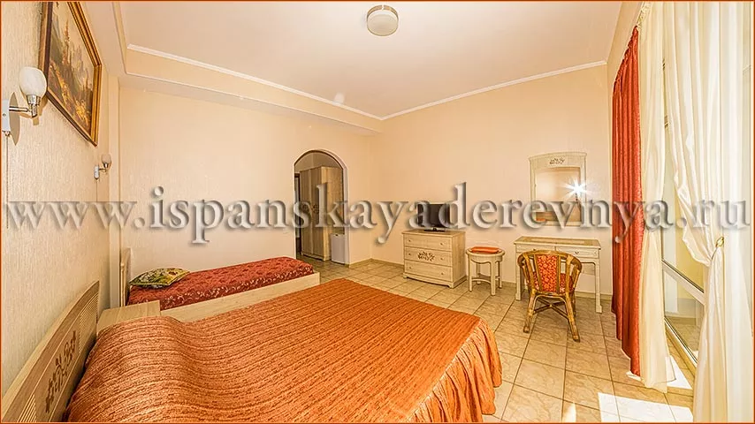 Полулюкс с видом на море № 1, 2, 4. Гостевой комплекс Комплекс апартаментов "Испанская деревня". Алупка