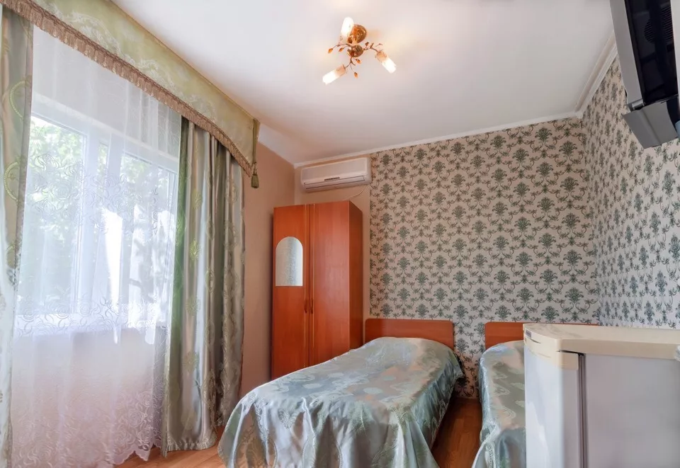 2-х местный номер «стандарт» с односпальными кроватями. Гостевой дом "Виолетта". Сочи