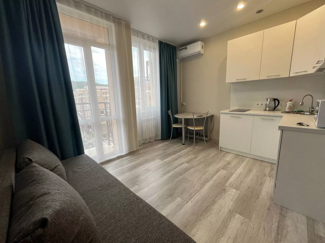 . Студия на 8 этаже. Лазаревское