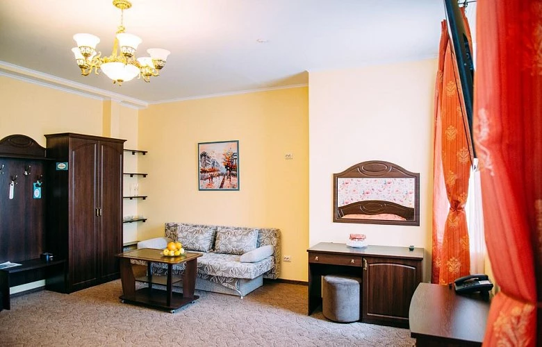 Полулюкс. Отель «Простые вещи». Симферополь