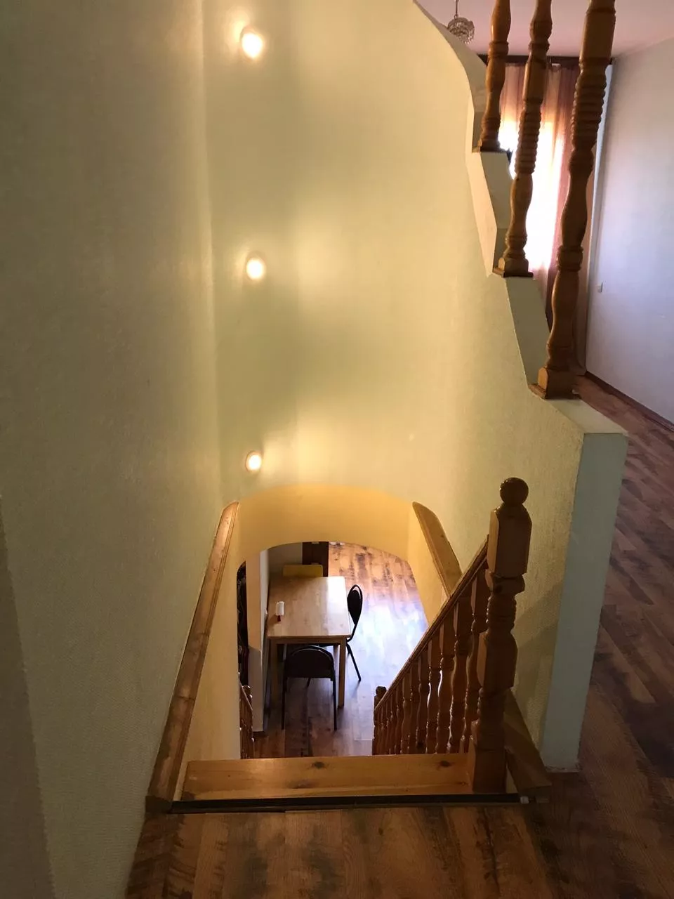 . Квартира в многоквартирном доме Двухуровневая 3-к квартира на лимане ул. Горького. Ейск