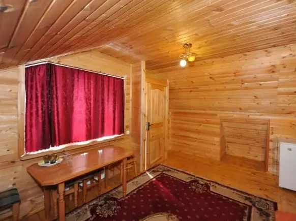 Люкс. 4-х этажный корпус. Гостиничный комплекс «Таулу». Домбай-гостиницы