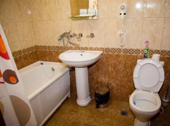 3-местный Стандарт (Малый корпус). Гостиница «Кристалл». Домбай-гостиницы