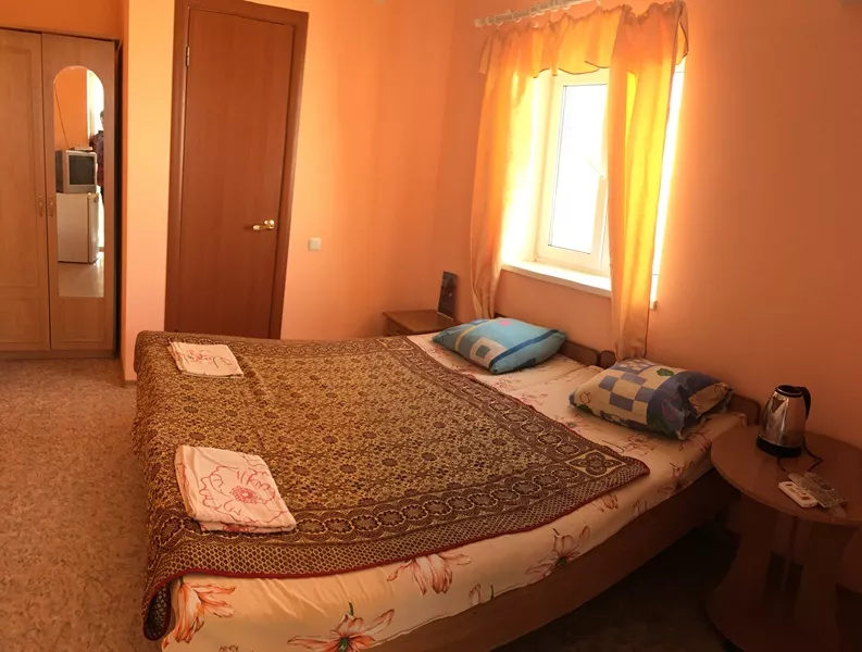 «Полулюкс». Гостевой дом Парус. Коктебель