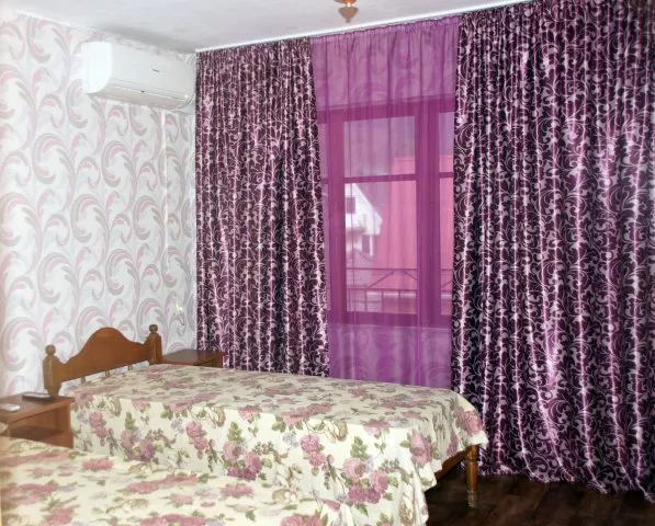 3-Х МЕСТНЫЙ НОМЕР. Отель TOWER HOUSE. Шепси