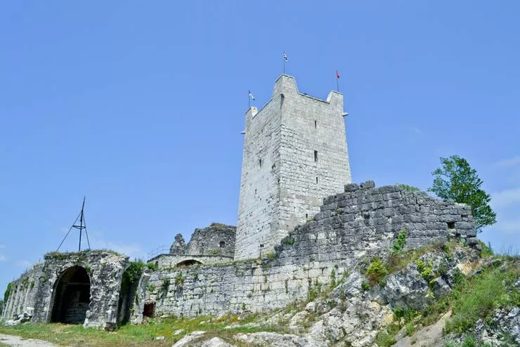 Анакопийская крепость в Новом Афоне. Фото взято с сайта: https://turtella.ru/
