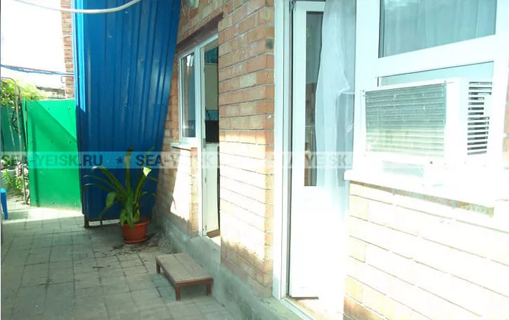 . Частный сектор "У Виктории". Ейск