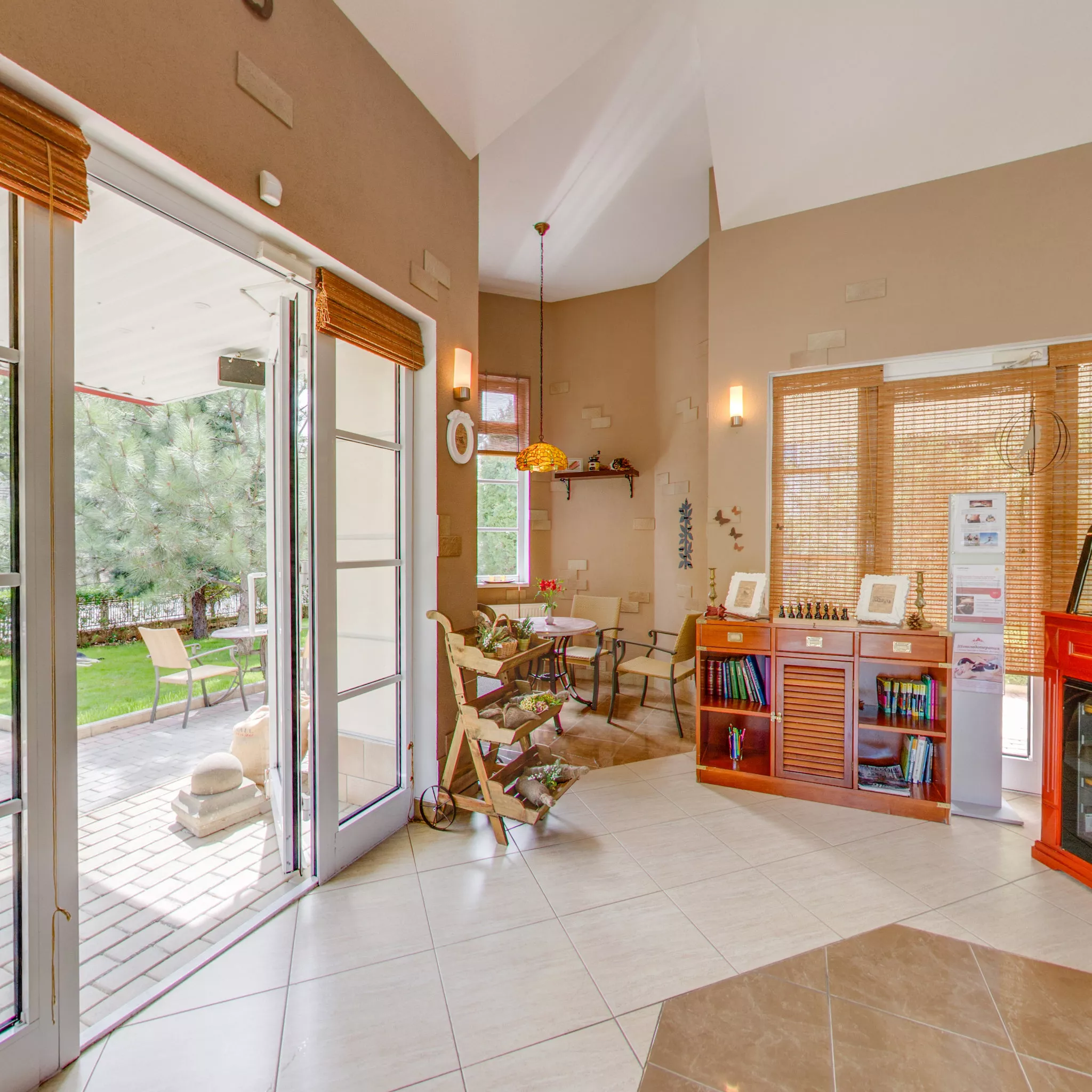 . Отель  «ГРЕЙ ИНН». Феодосия