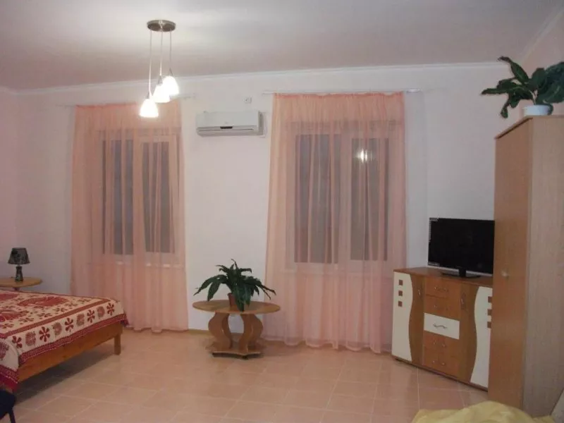 Номер полулюкс 1- комнатный. Гостевой дом "Идиллия". Заозерное