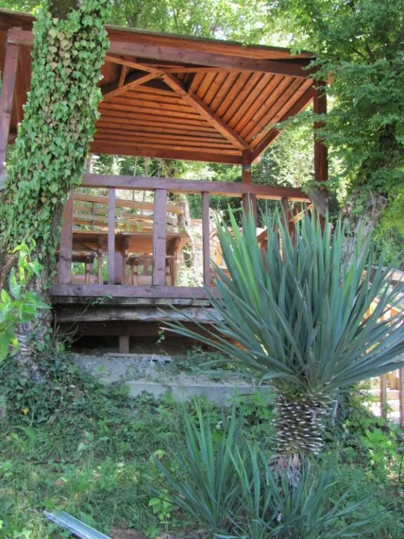 . Гостевой дом Дубовая роща. Лермонтово