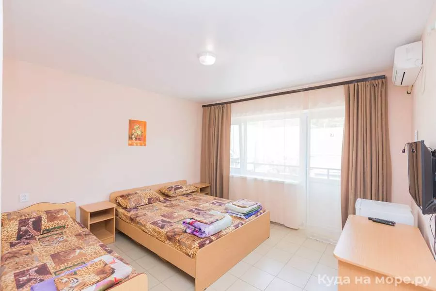  Трехместный «Стандарт». Гостевой дом «ЛУНА». Джубга