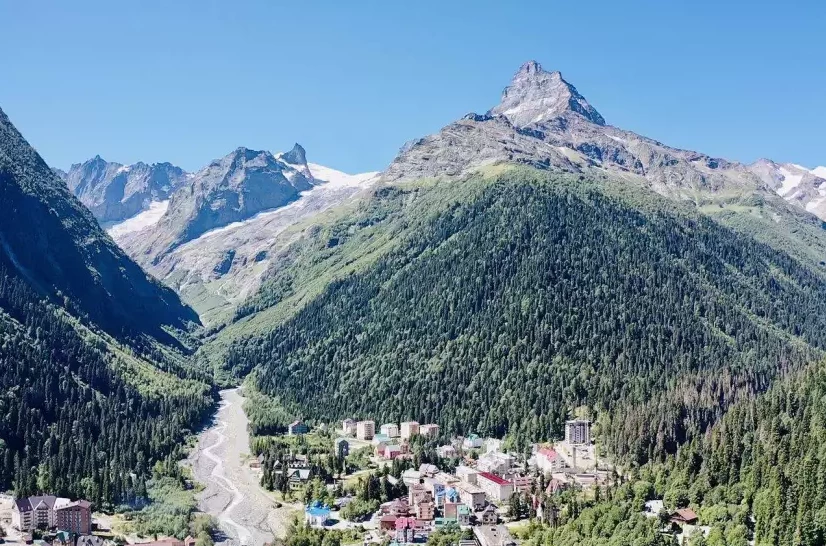 . Отель «Каприз». Домбай-гостиницы