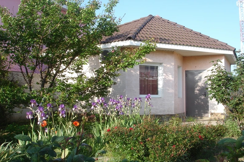 . Частная усадьба "Дом Роз". Заозерное