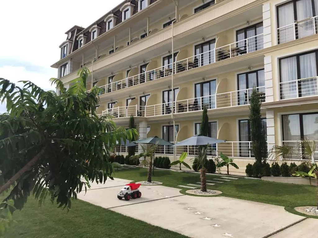 . Отель "GRAND-SHATO" в Ольгинке       . Ольгинка