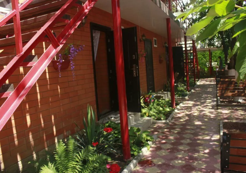 . Гостиница "Золотые пески". Благовещенская