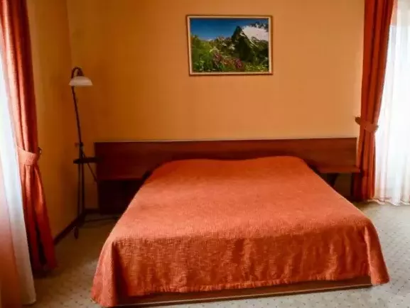 «Мансардный Люкс». Отель «Националь». Домбай-гостиницы